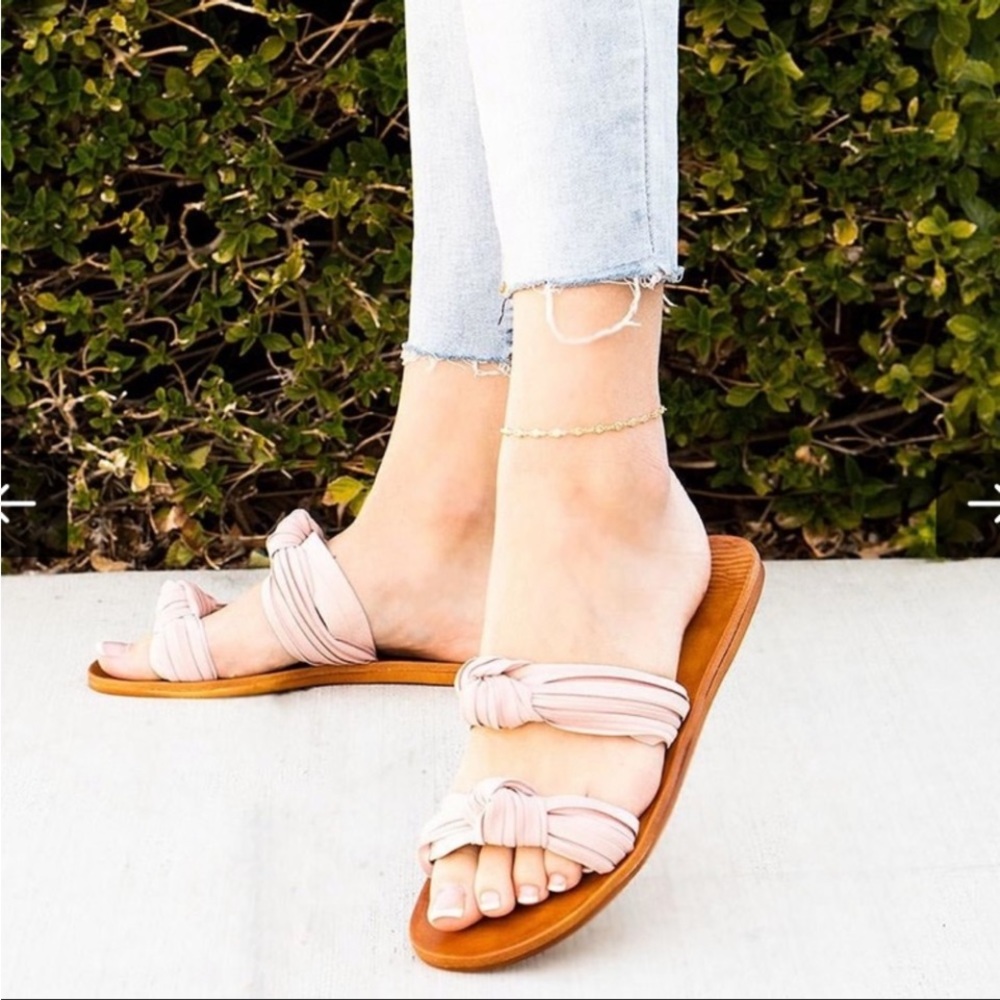 Bamboo knotted sandals in blush pink size 8.5